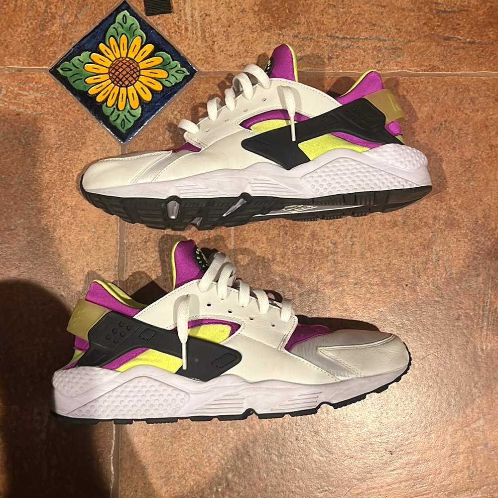 Nike Air Huarache Size 12